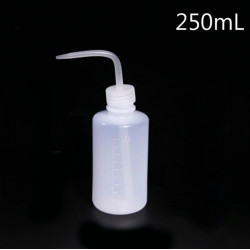 Pissette graduée 250 ml